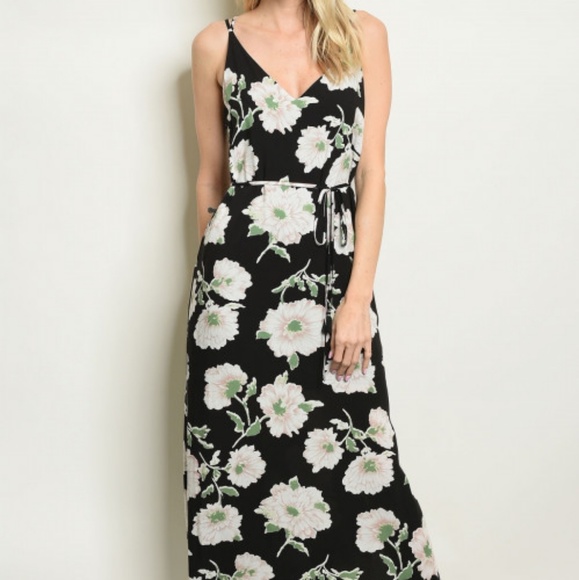 Black floral maxi dress - Picture 2 of 3